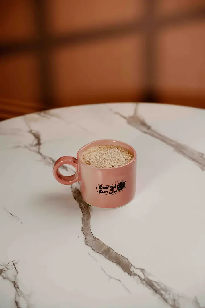 Chai Latte: Mezcla de hierbas indias con leche de tu preferencia.