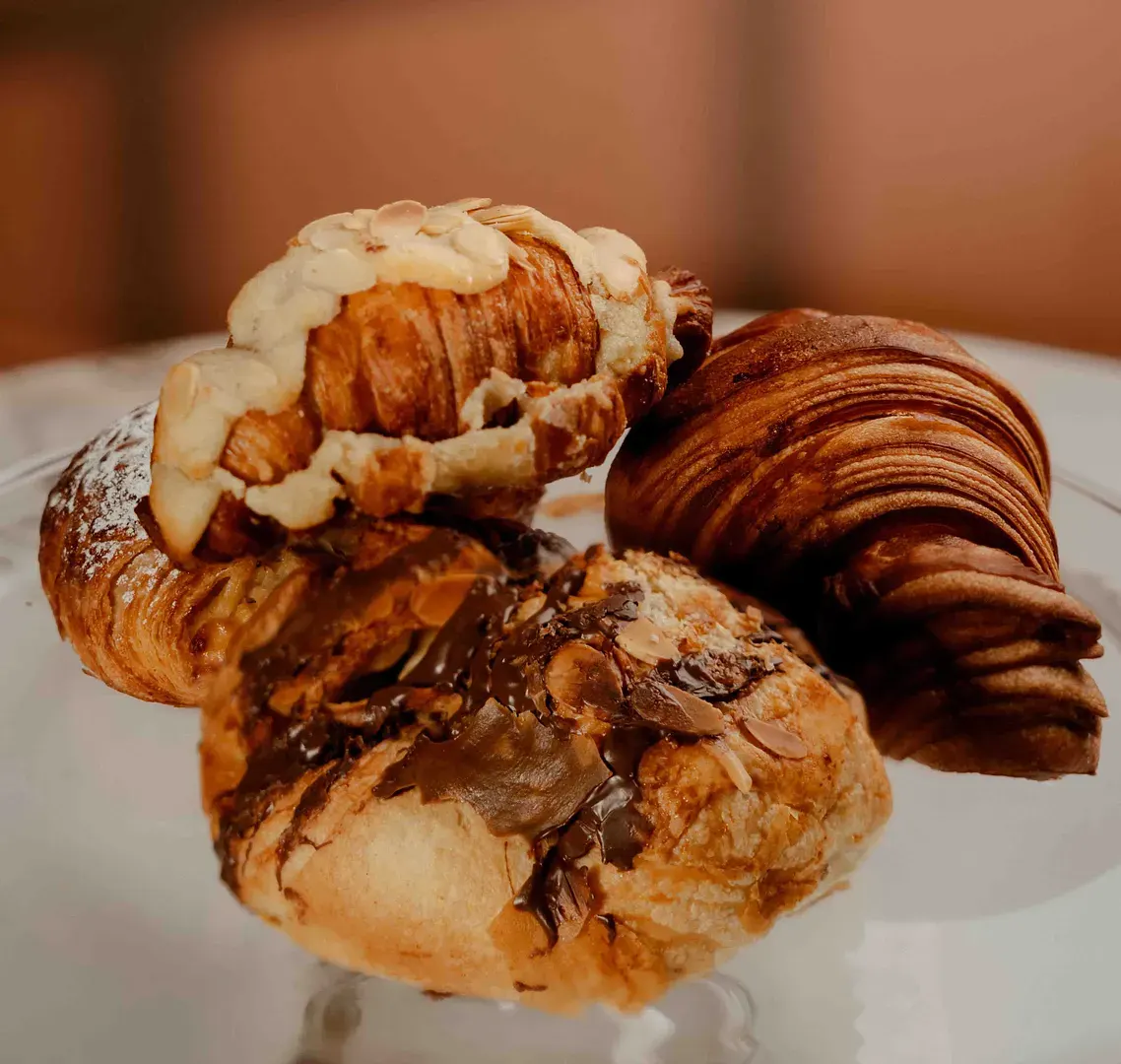 Pan Dulce (Horneado): Pistache, tiana de chocolate, entre otros.