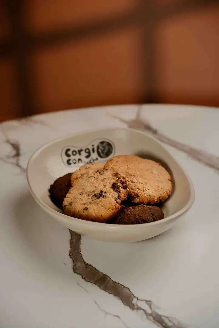 Galletas (Horneadas): Chispas de chocolate, cocoa, avena con o sin arándano.