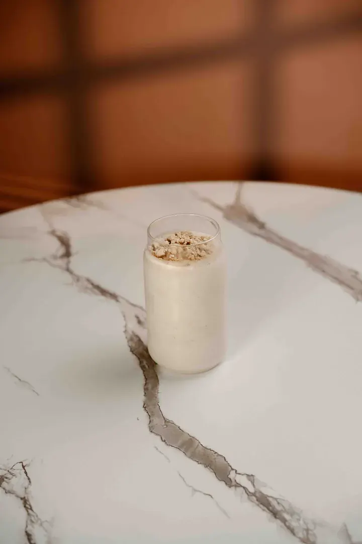 Frappé Padme: Frappé con mazapán, leche a tu elección.